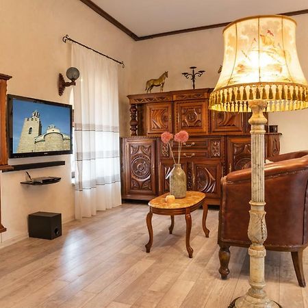 Historic Apartment In The Heart Of The City Veliko Tŭrnovo Eksteriør bilde