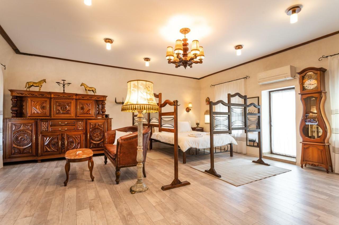 Historic Apartment In The Heart Of The City Veliko Tŭrnovo Eksteriør bilde
