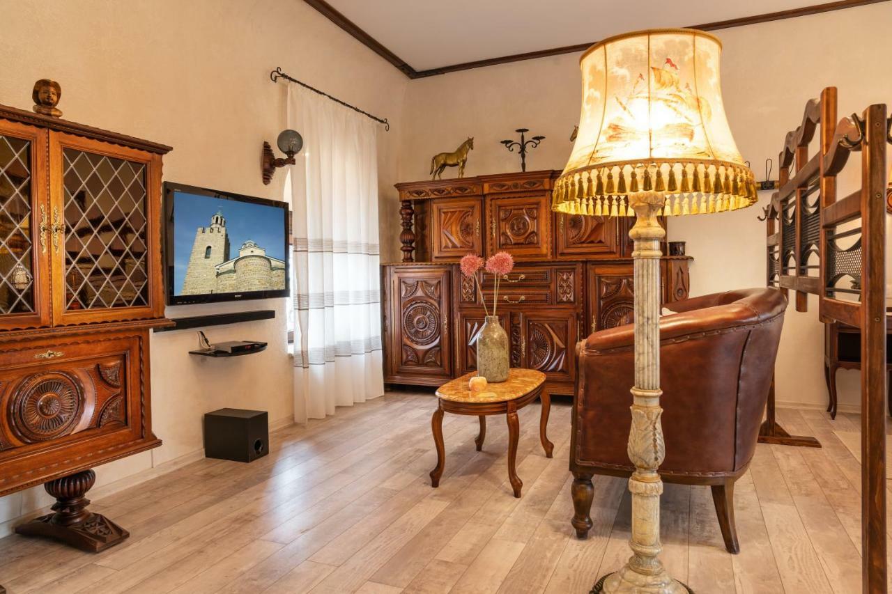 Historic Apartment In The Heart Of The City Veliko Tŭrnovo Eksteriør bilde
