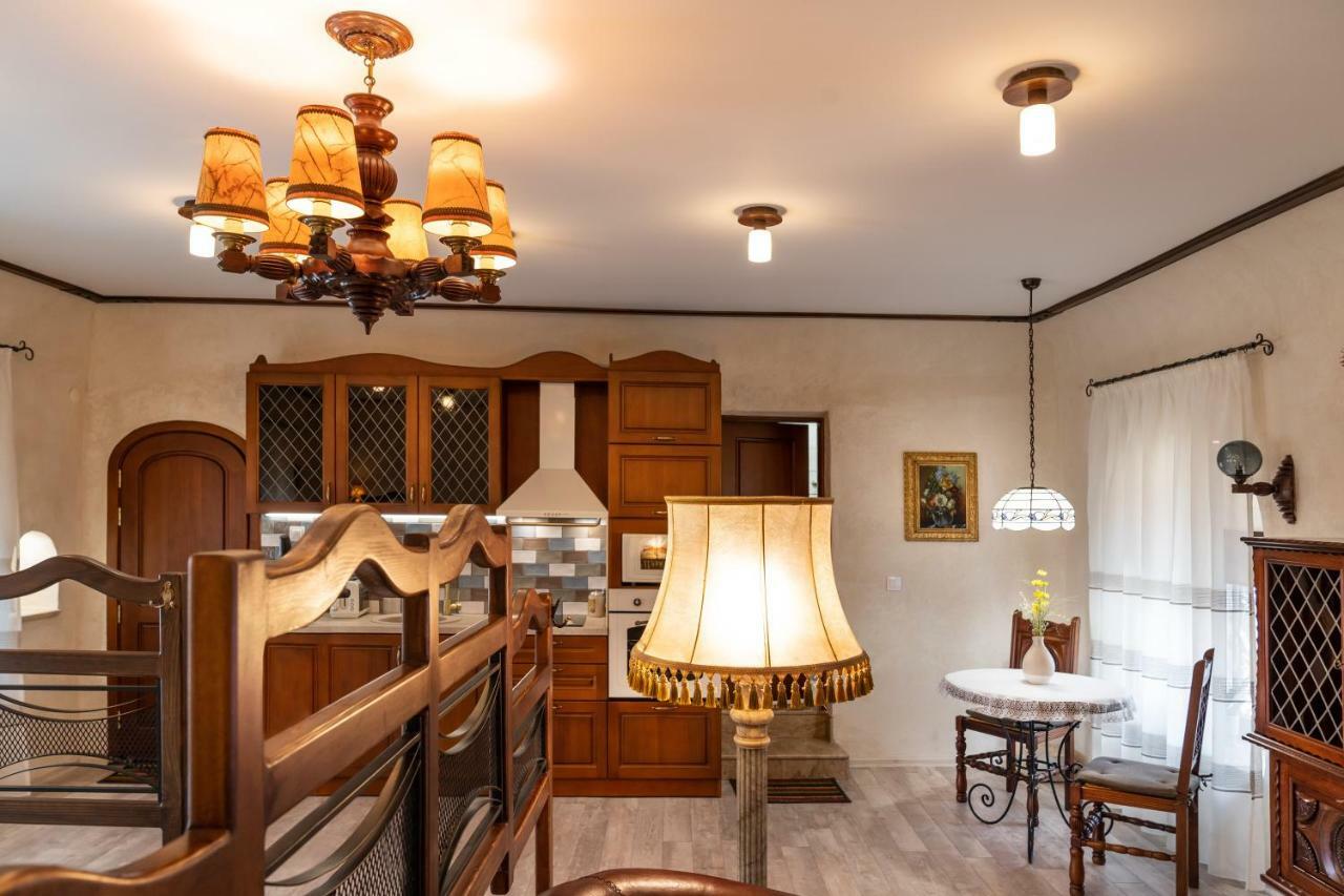 Historic Apartment In The Heart Of The City Veliko Tŭrnovo Eksteriør bilde