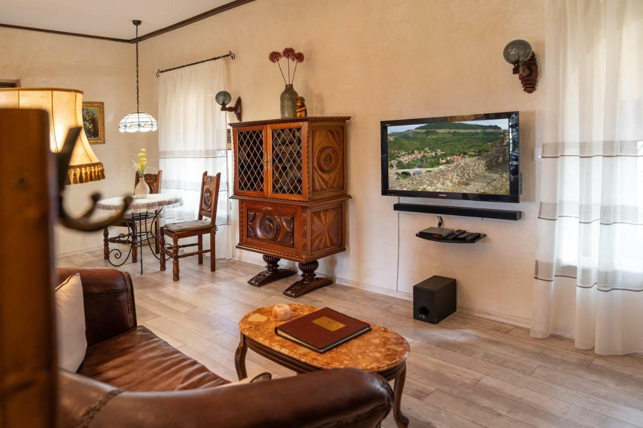 Historic Apartment In The Heart Of The City Veliko Tŭrnovo Eksteriør bilde